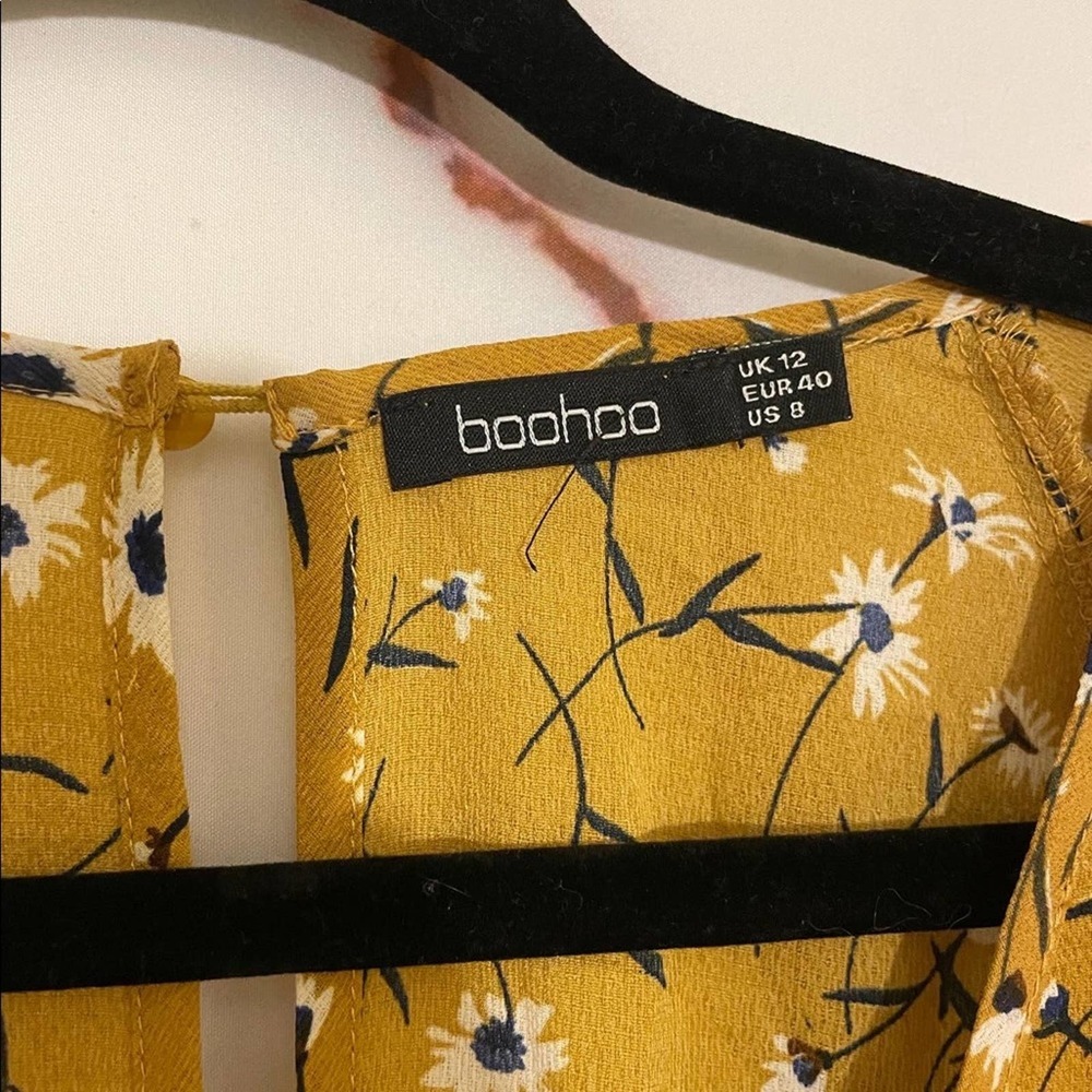 Boohoo Floral Romper - Picture 4 of 4